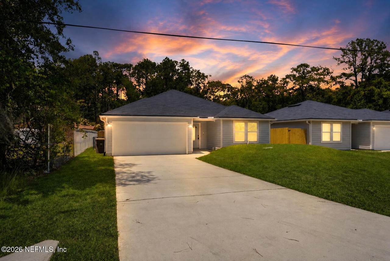 6219 Moncrief Road - Photo 1