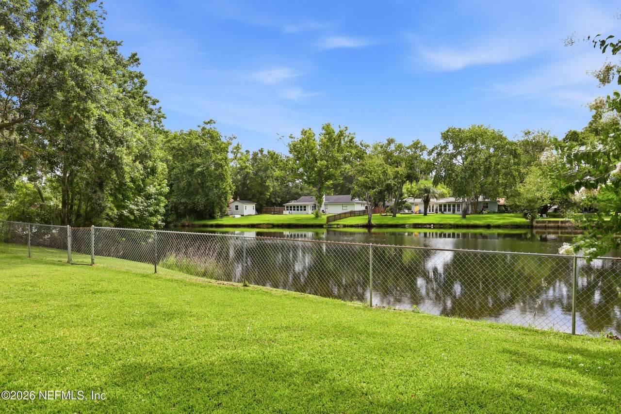 209 Peregrine Court - Photo 1