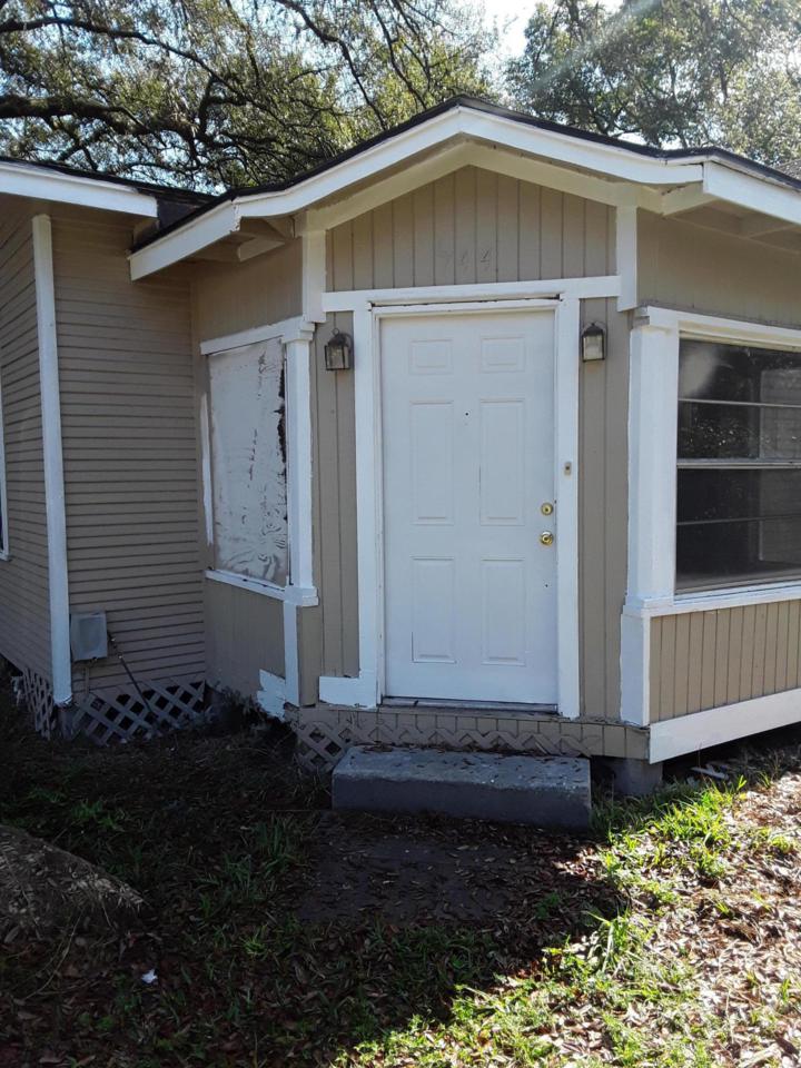 744 Fernway St - Photo 1