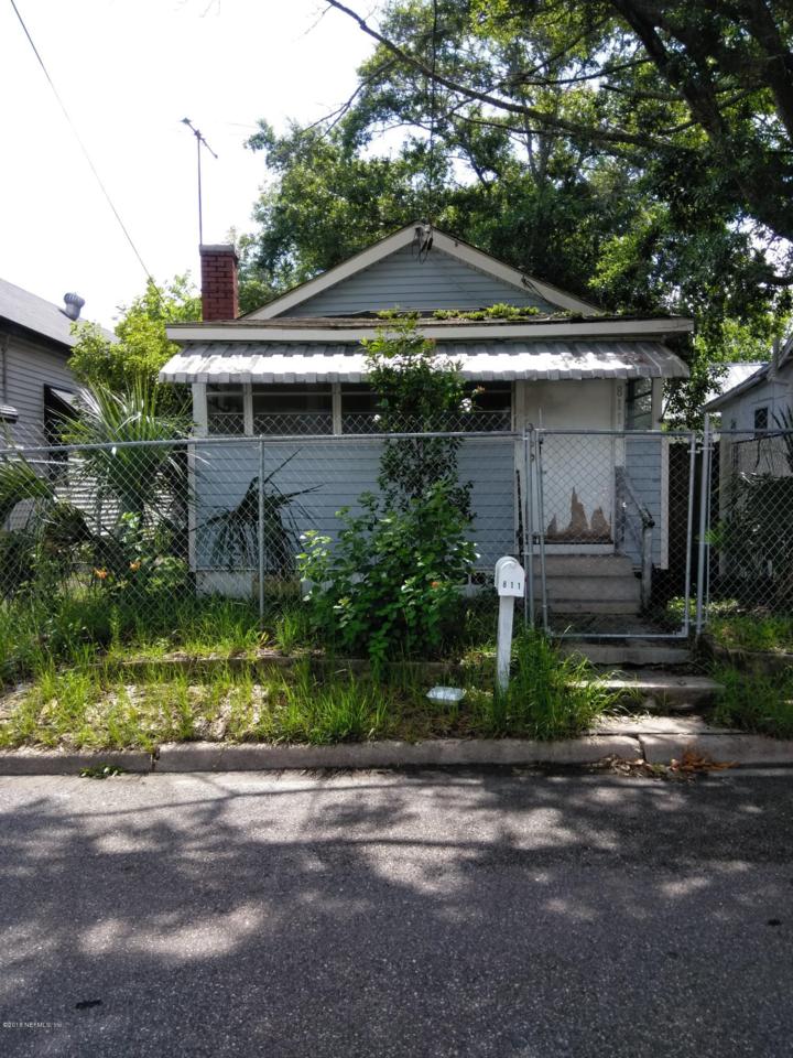 811 Rushing St - Photo 1