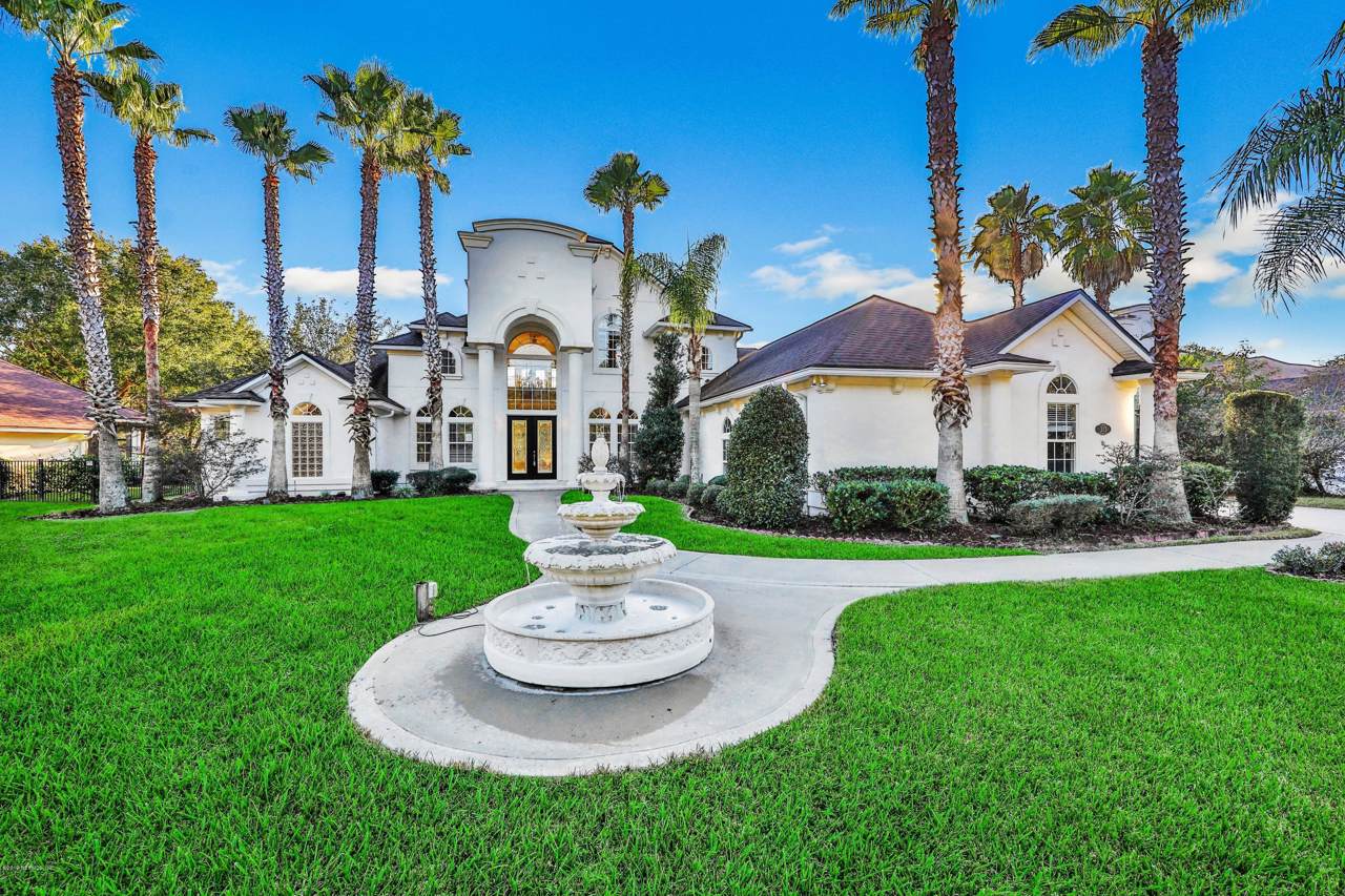 313 Lombardy Loop - Photo 1