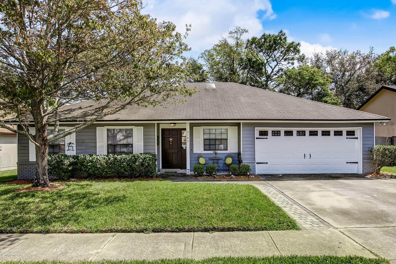 3143 Roundham Ln - Photo 1