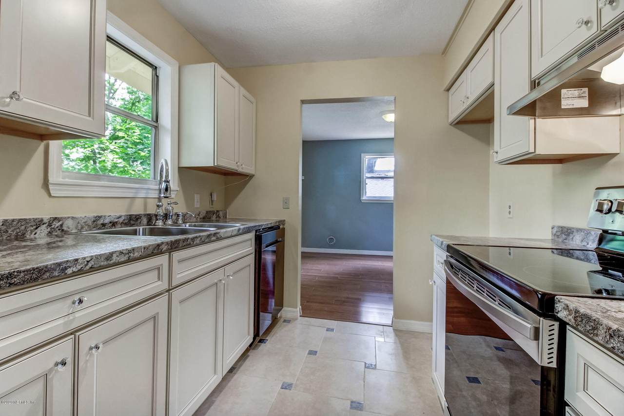 1510 32ND St - Photo 1