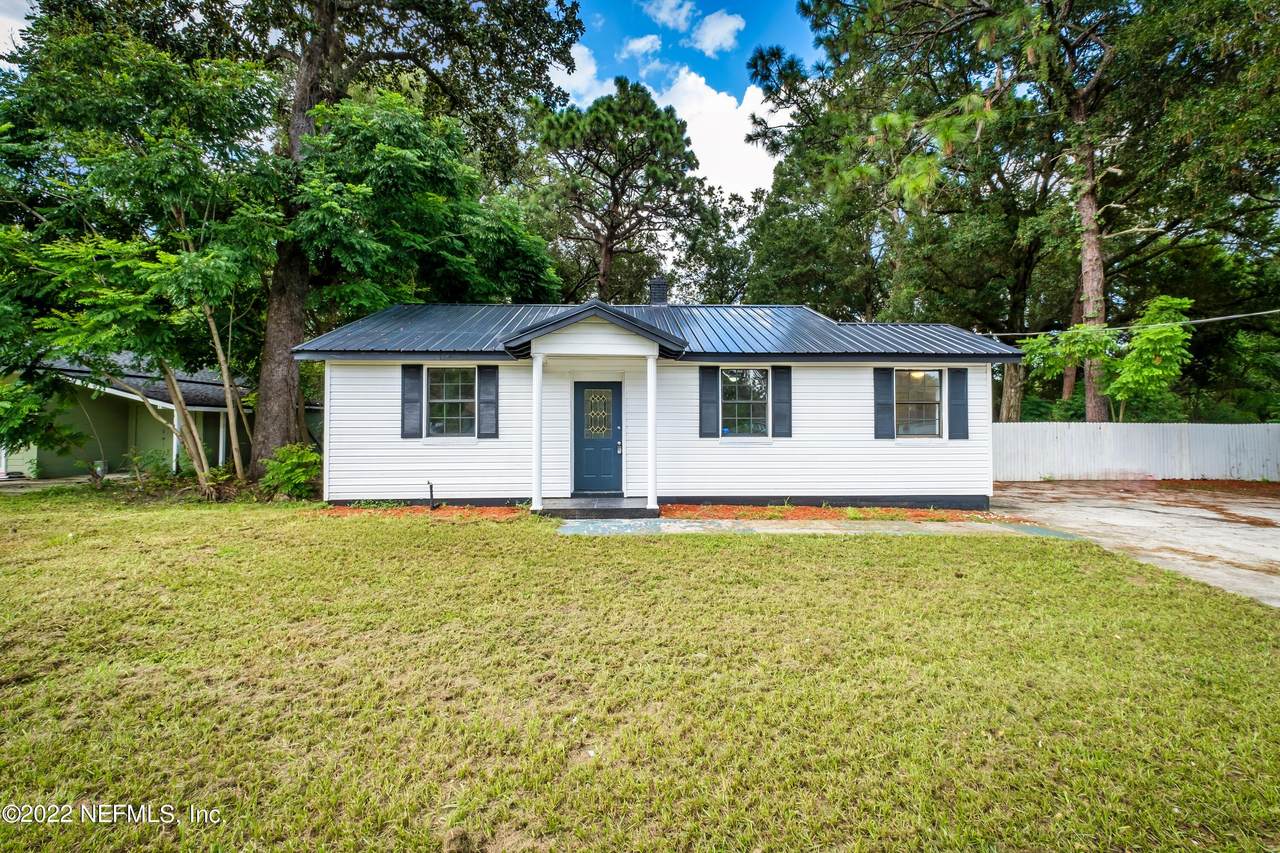 3135 Soutel Dr - Photo 1