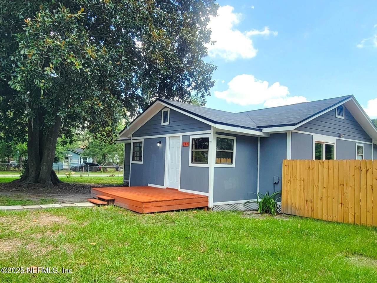 321 Jackson Avenue - Photo 1