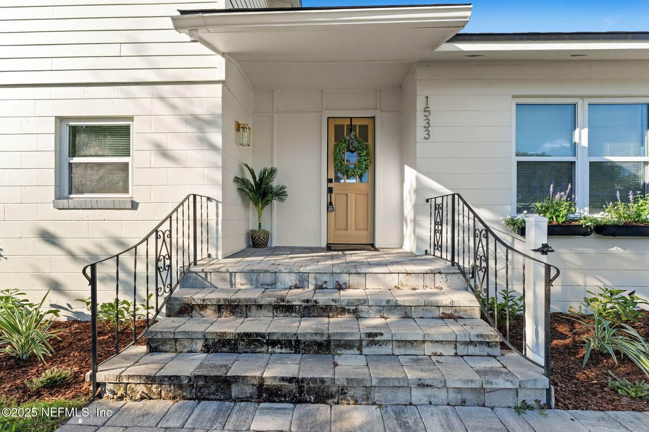 1533 Bentin Drive - Photo 1