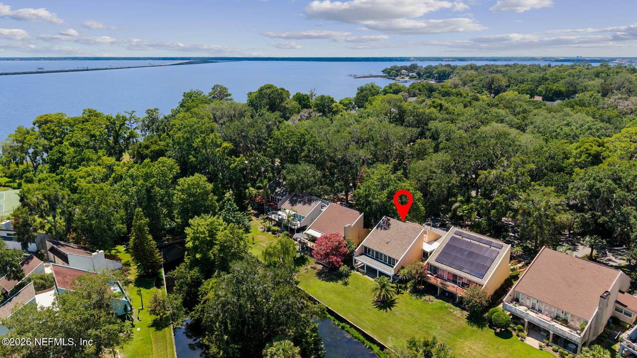 2724 Cove View Drive - Photo 1