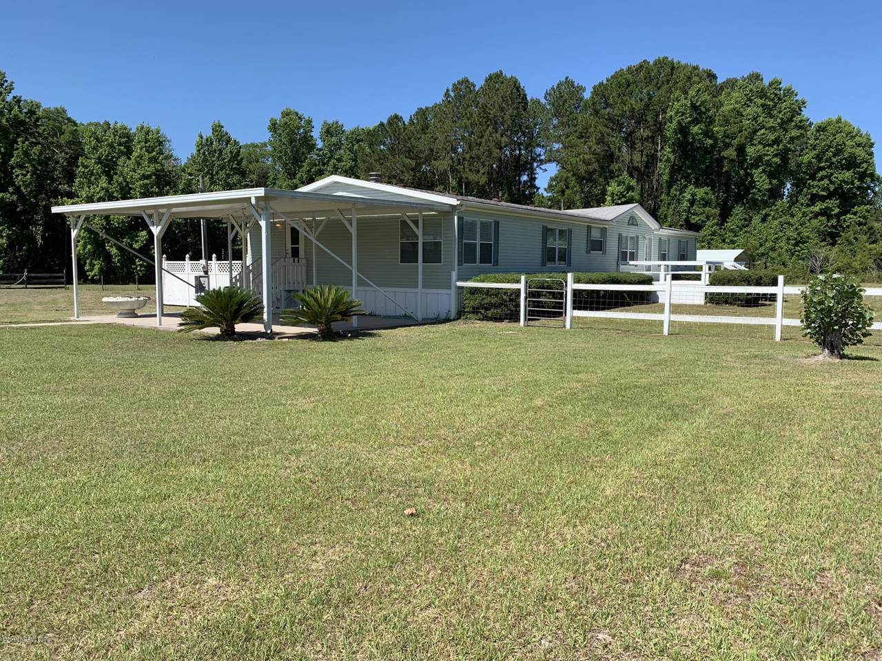 10300 Tomahawk Dr - Photo 1