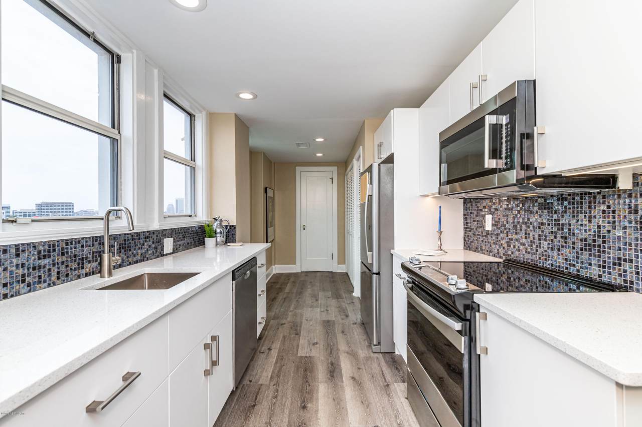 1846 Margaret St - Photo 1