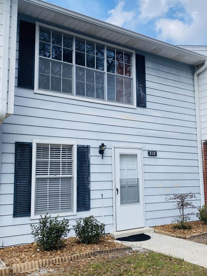 212 Kettering Ct - Photo 1
