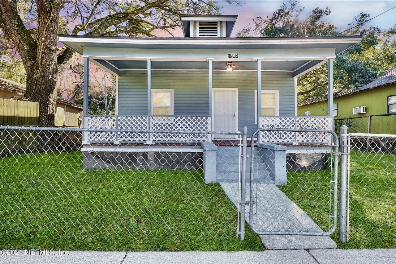 1552 11TH St - Photo 1