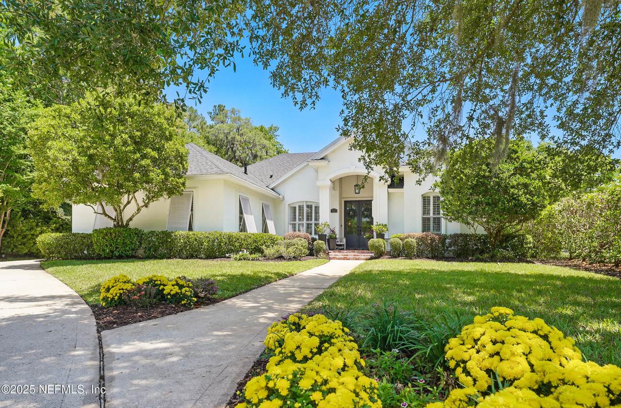 150 A Roscoe Boulevard - Photo 1