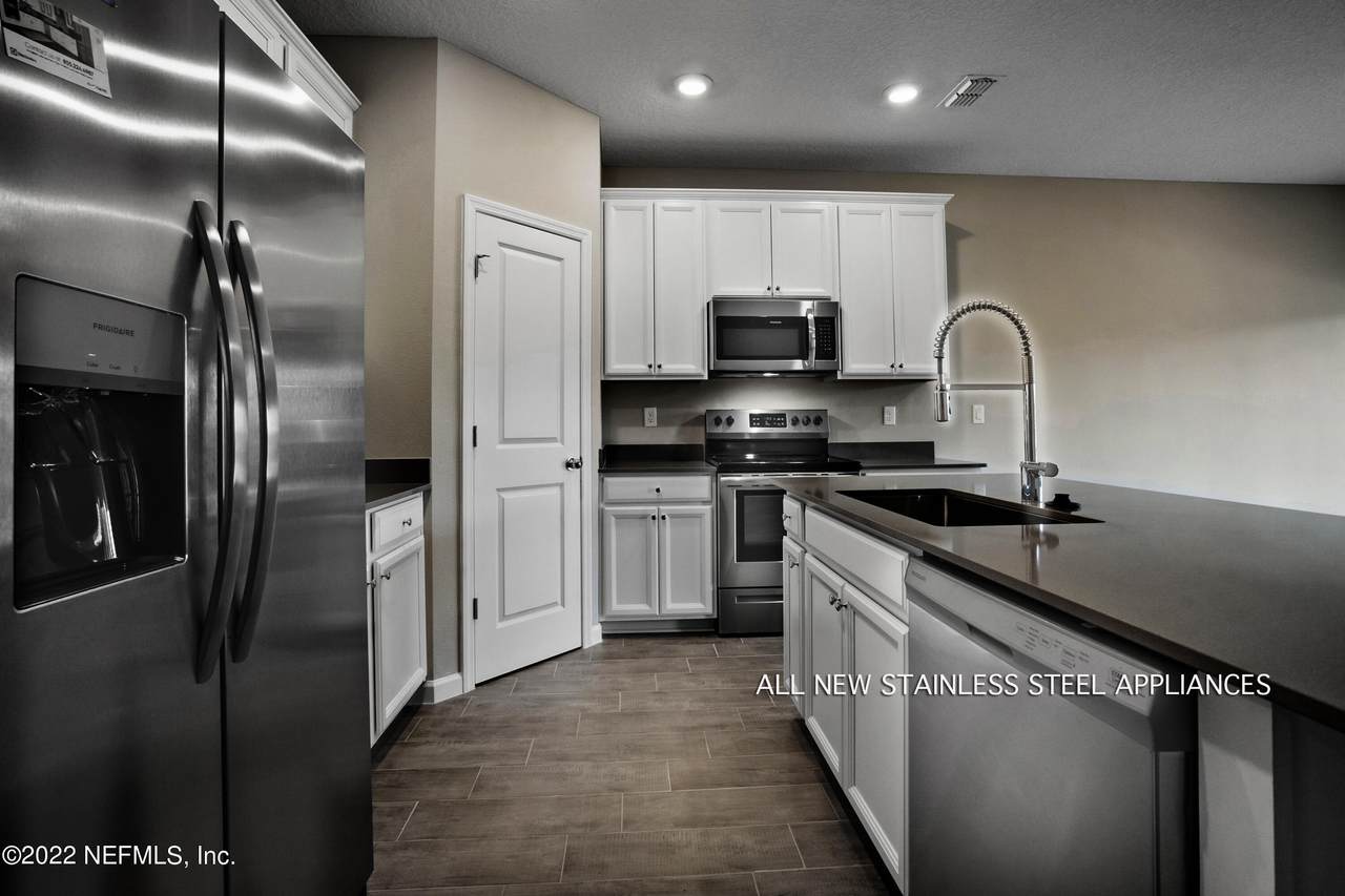 12904 Josslyn Ln - Photo 1
