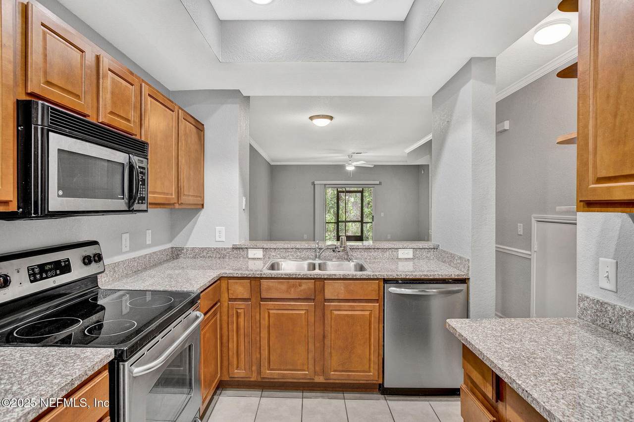 10200 Belle Rive Boulevard - Photo 1