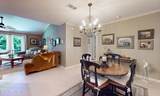 13715 Richmond Park Drive - Photo 10