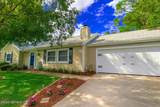 2189 The Woods Drive - Photo 3
