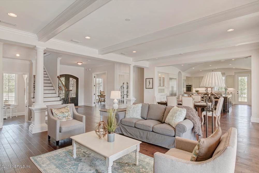 11259 Saddle Crest Way - Photo 1