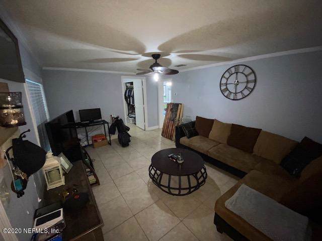 2212 1ST St - Photo 1