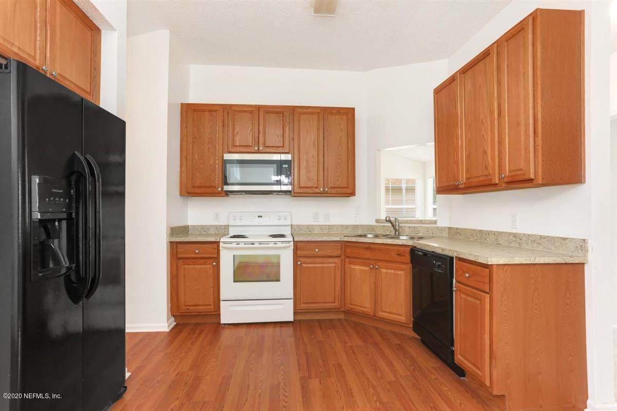 12390 Silent Brook Trl - Photo 1