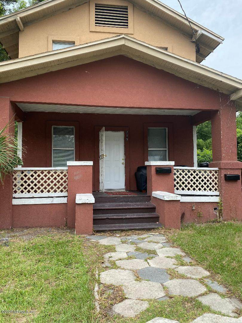 203 17TH St - Photo 1