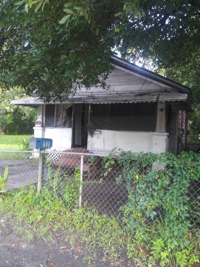 811 16TH St - Photo 1