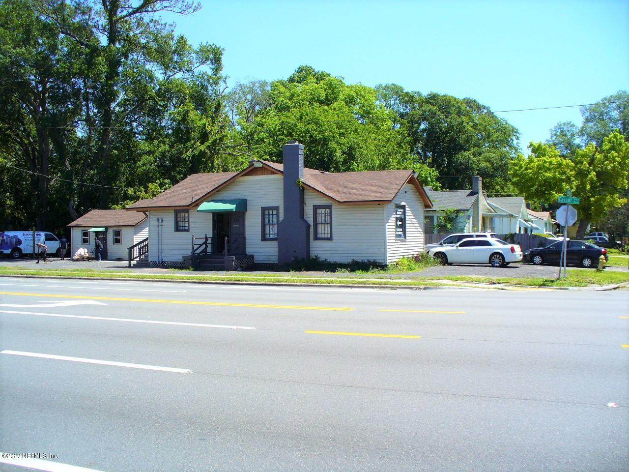 825 Cassat Ave - Photo 1