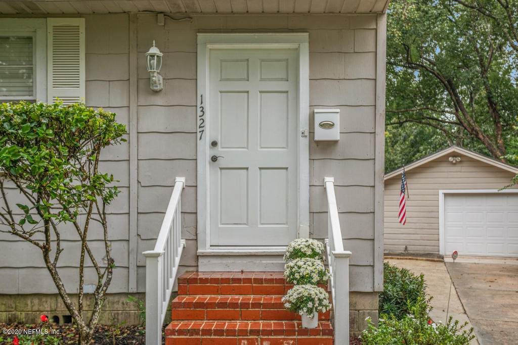 1327 Azalea Dr - Photo 1