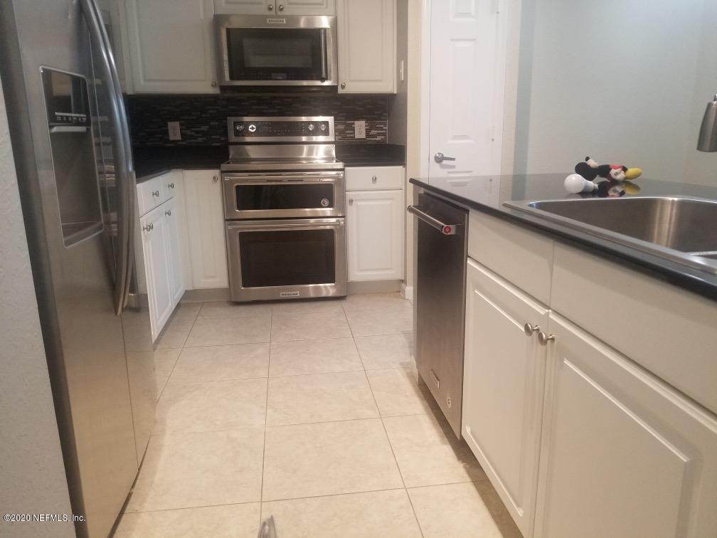 8539 Gate Pkwy - Photo 1