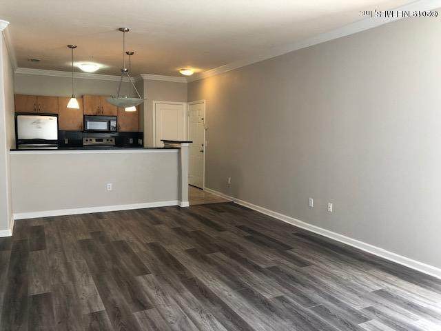 8290 Gate Pkwy - Photo 1