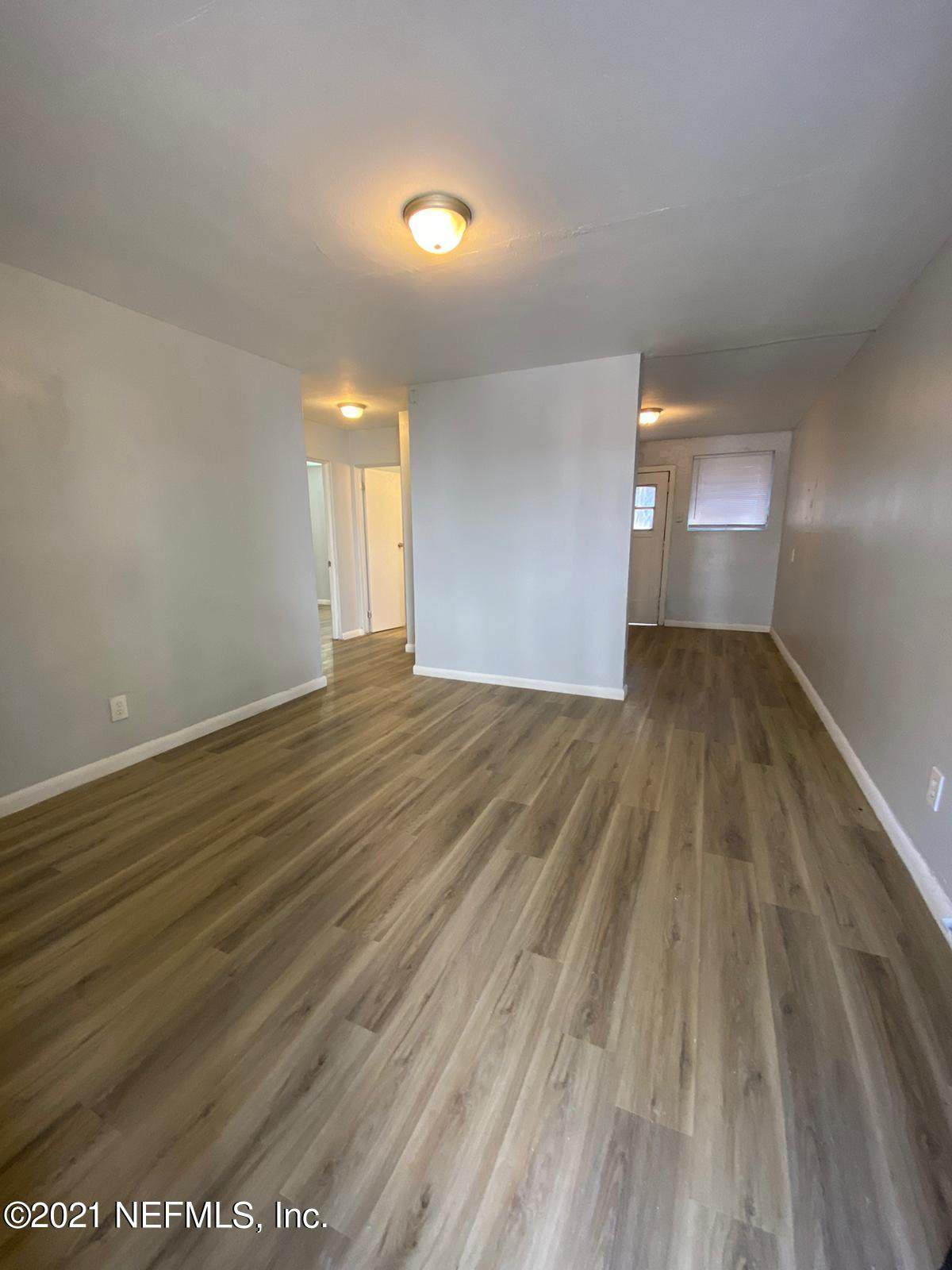 610 18TH St - Photo 1