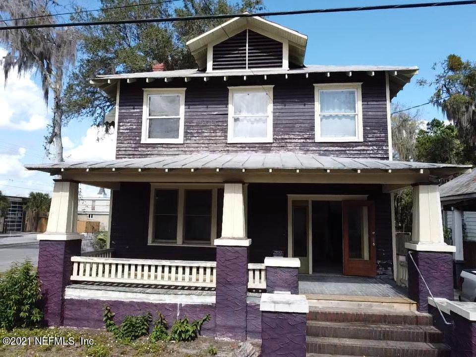 620 Oak St - Photo 1