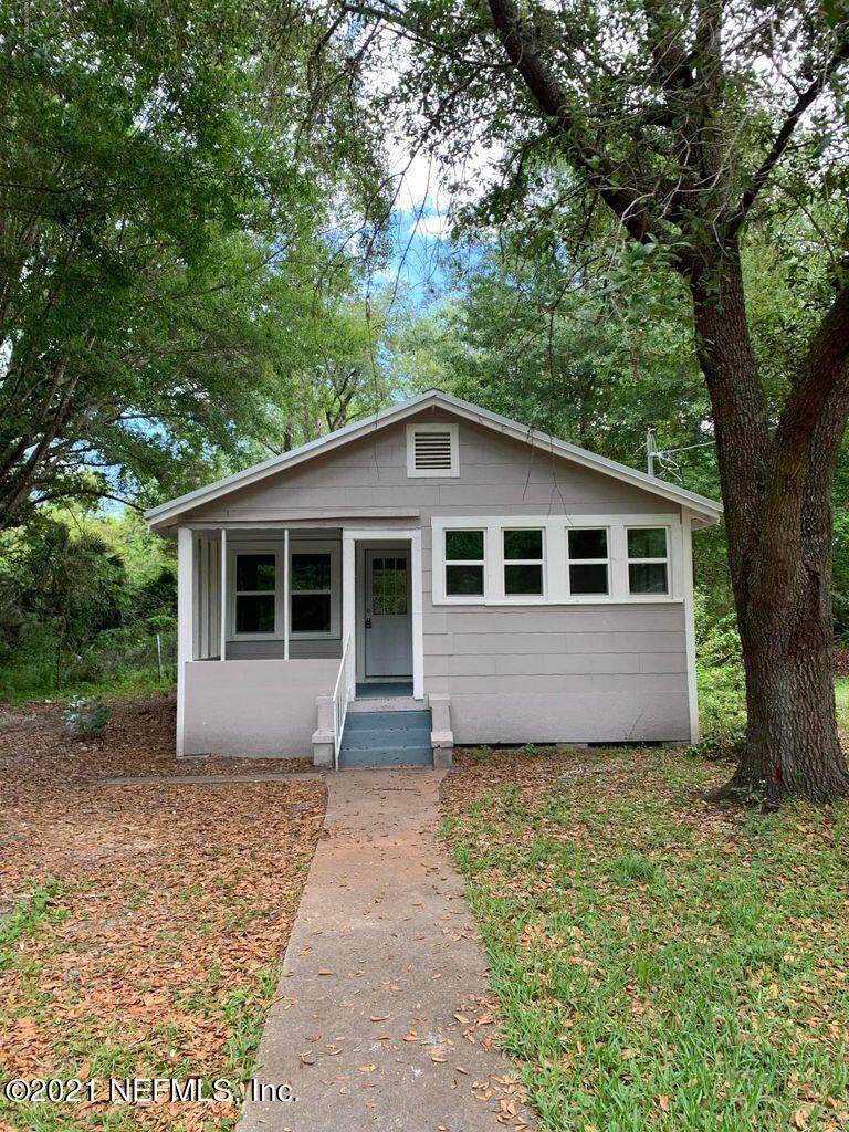 1073 Woodstock Ave - Photo 1
