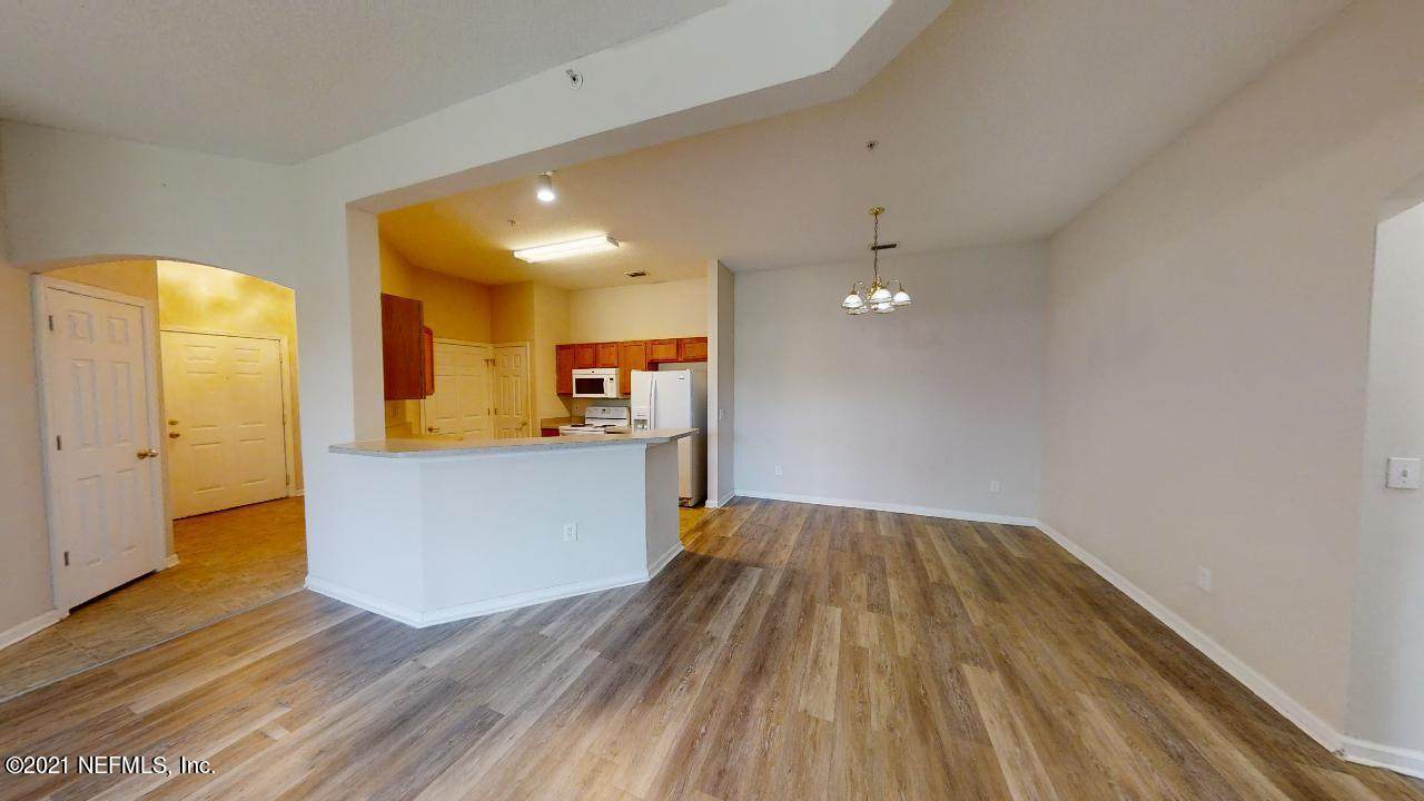 785 Oakleaf Plantation Pkwy - Photo 1