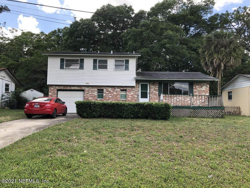 838 Colonial Ct - Photo 1