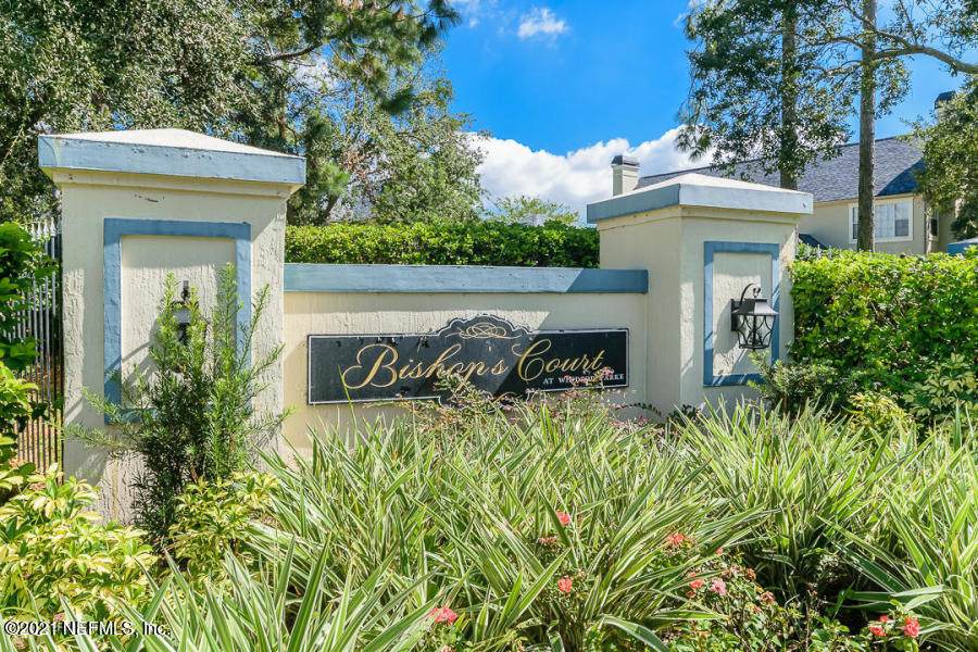 13703 Richmond Park Dr - Photo 1