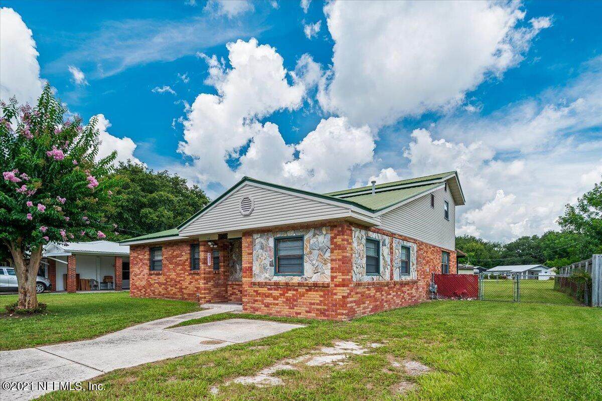 2606 Silver Lake Dr - Photo 1