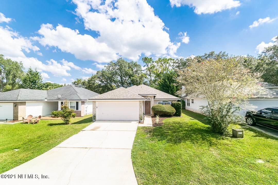 6107 Alpenrose Ave - Photo 1
