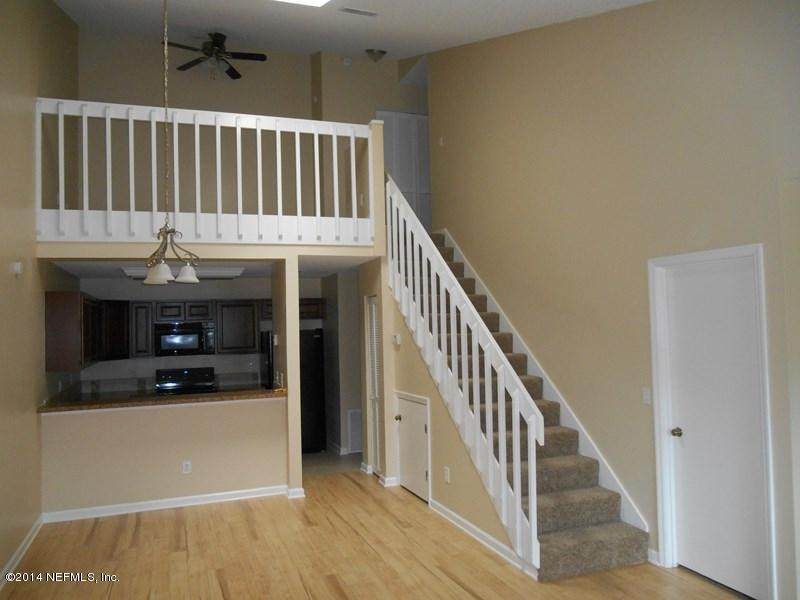 85 Debarry Ave - Photo 1