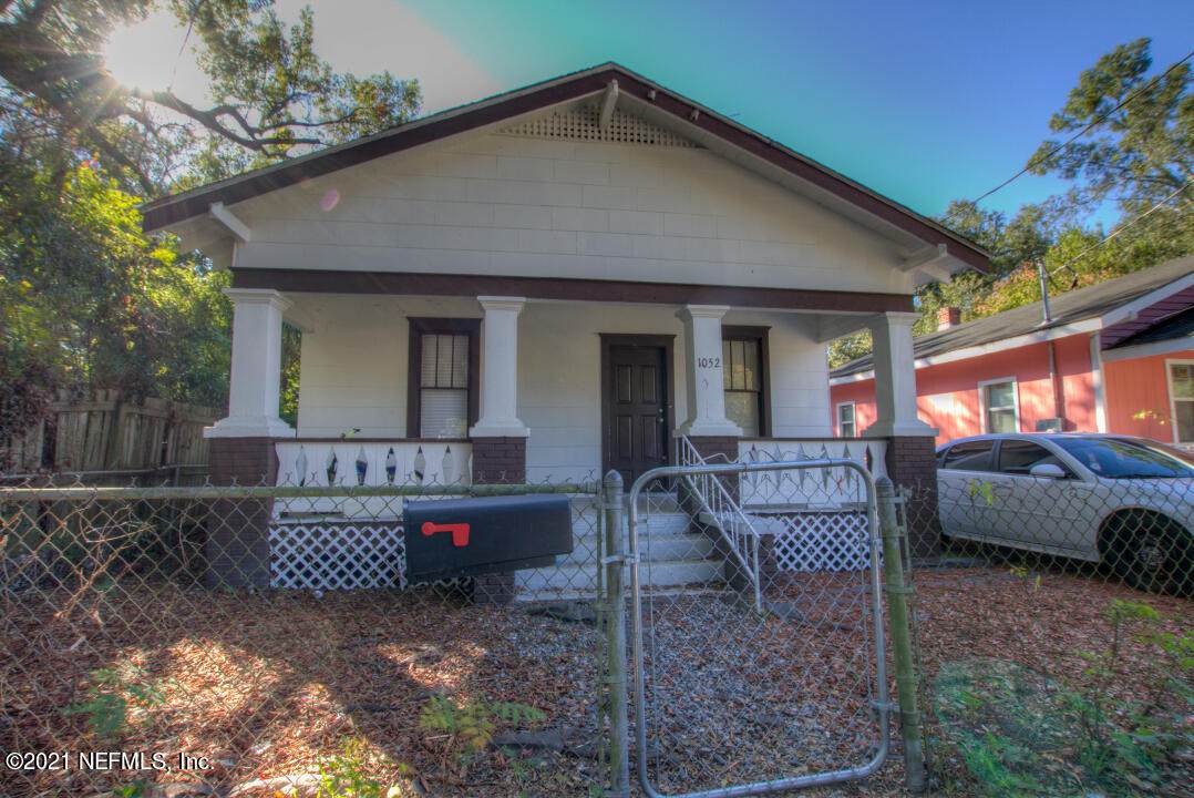 1052 14TH St - Photo 1