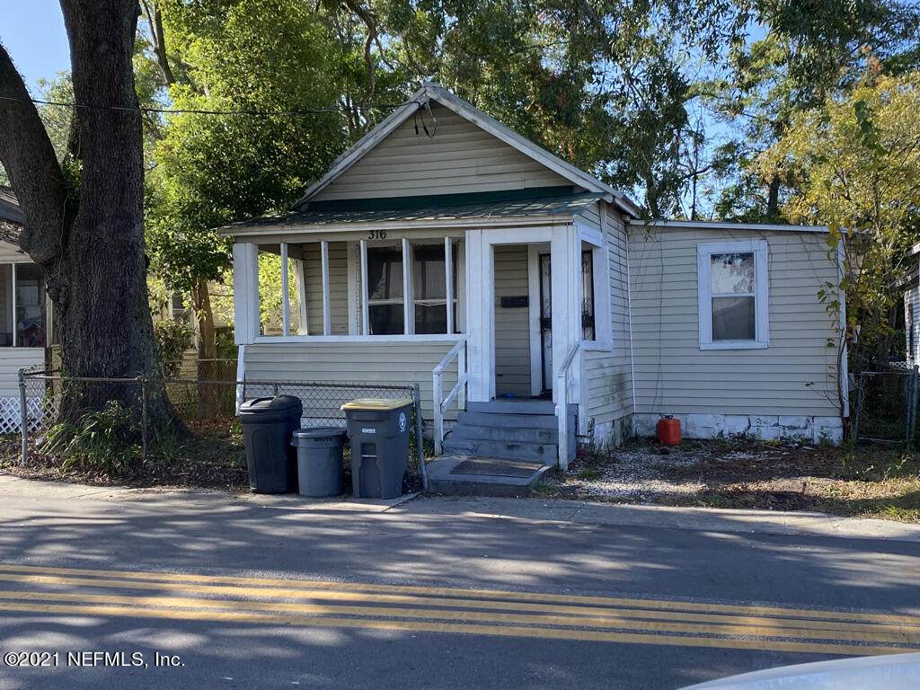 316 Goodwin St - Photo 1