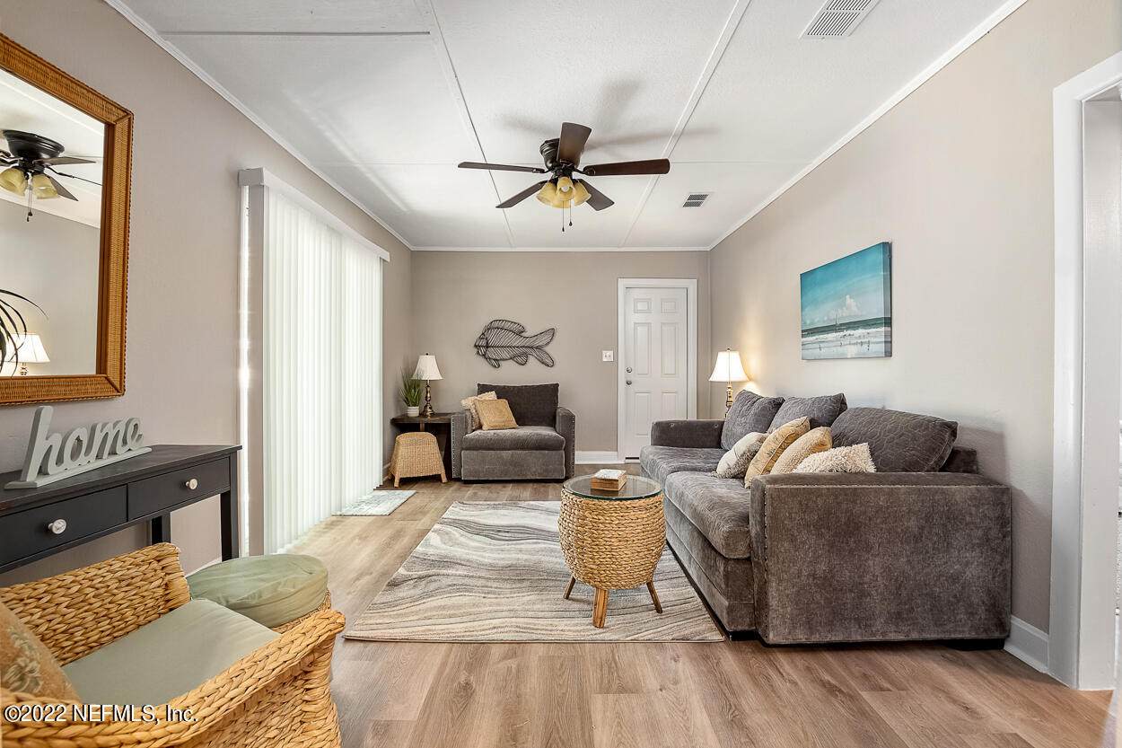 2354 Jayson Ave - Photo 1