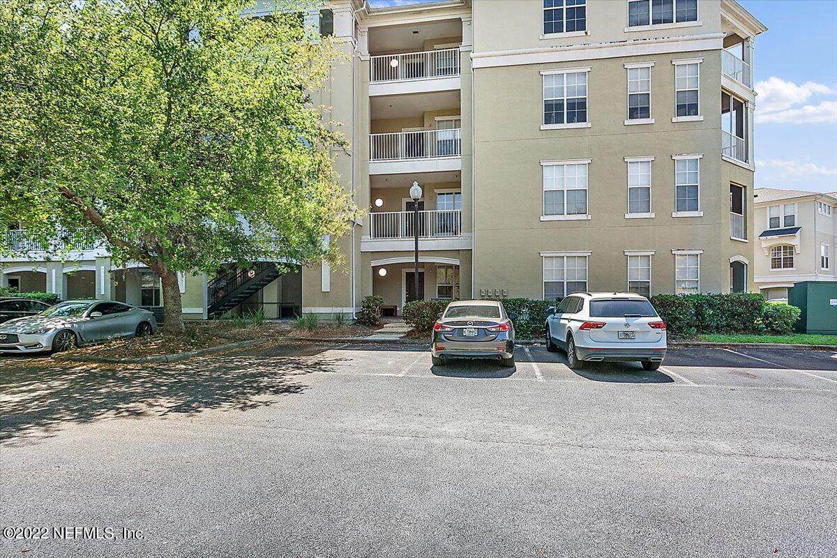 8290 Gate Pkwy - Photo 1