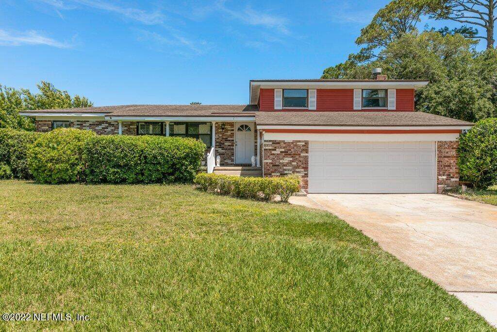 716 Bay St - Photo 1