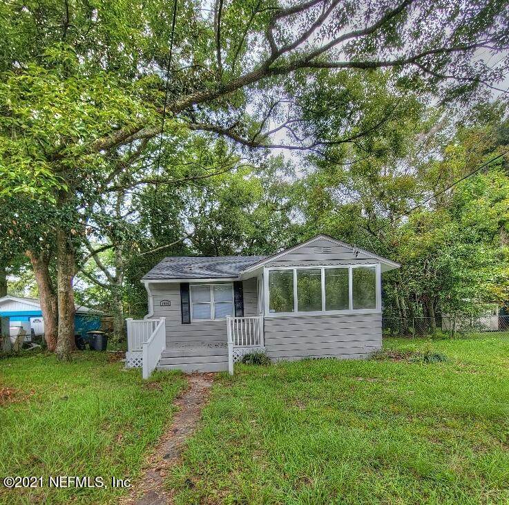 1064 Mackinaw St - Photo 1