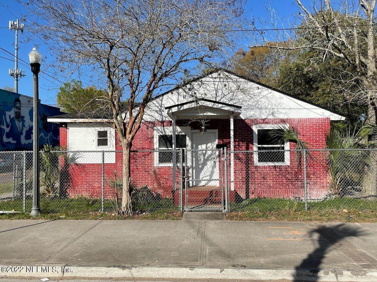 2816 Myrtle Ave - Photo 1