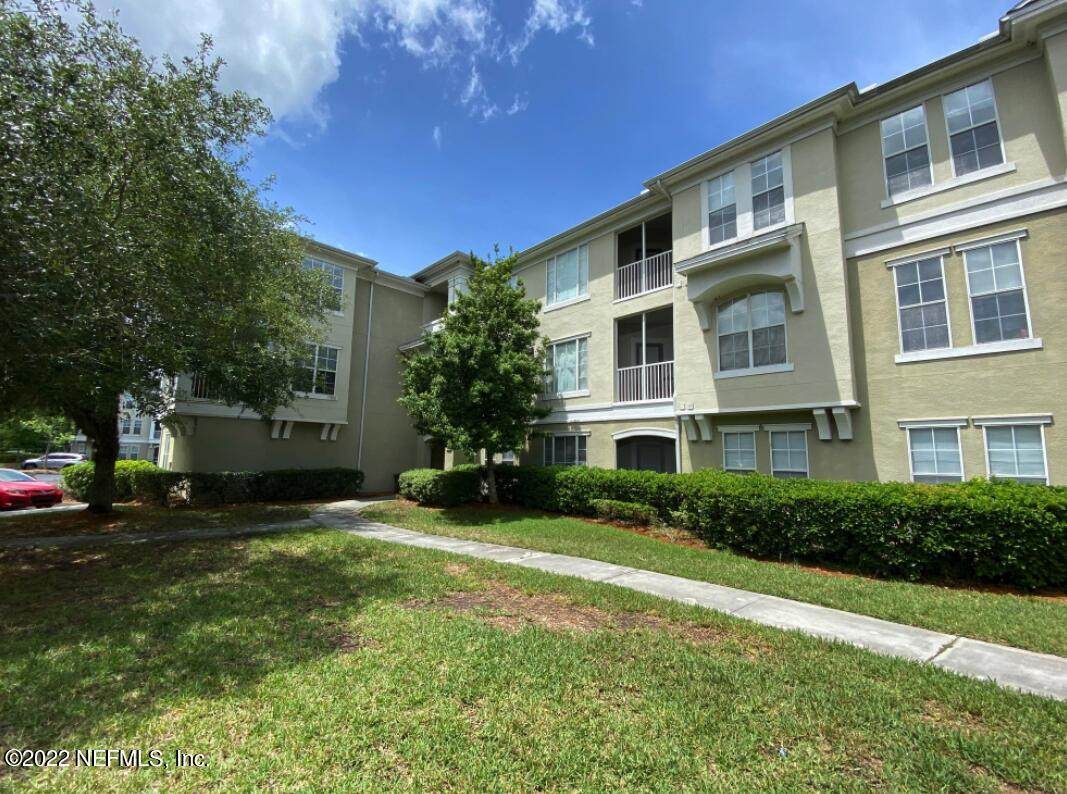 8290 Gate Pkwy - Photo 1