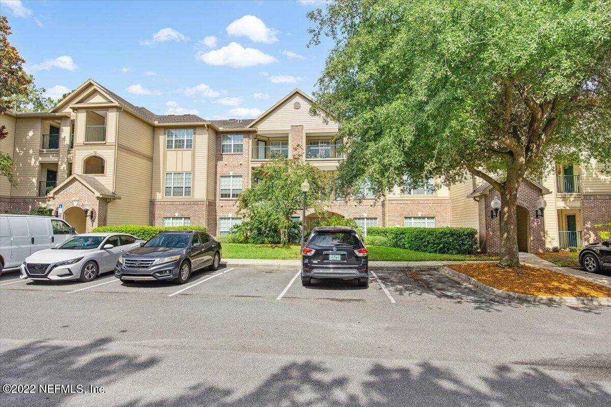 7800 Point Meadows Dr - Photo 1
