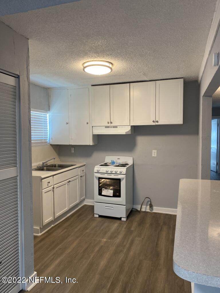 835 Minnie St - Photo 1