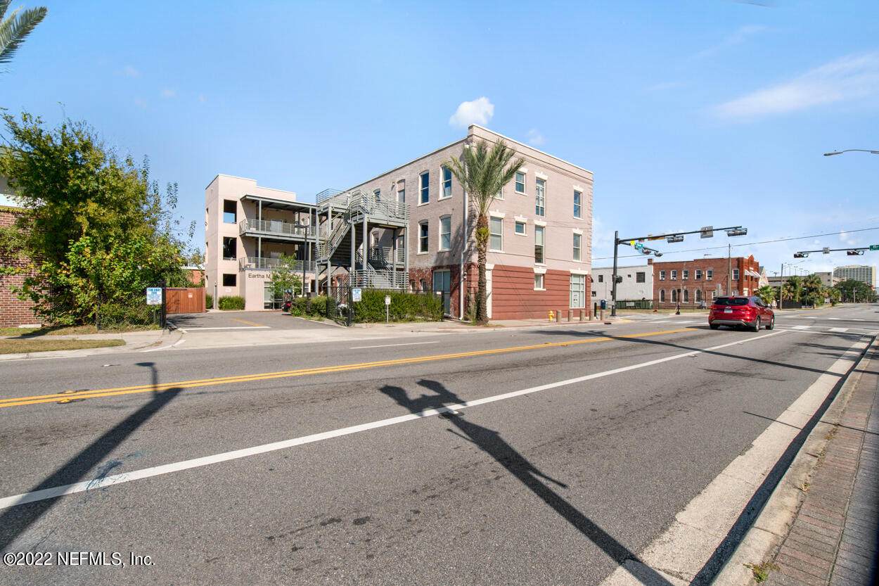605 Beaver St - Photo 1