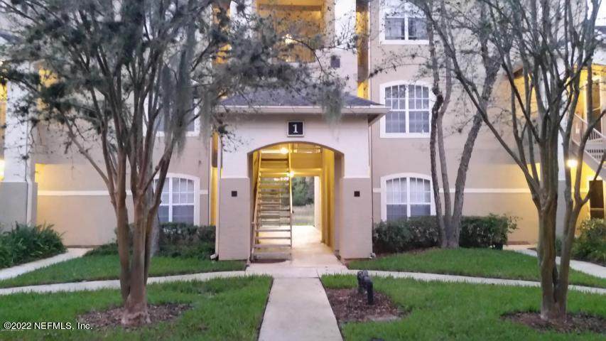 1701 The Greens Way - Photo 1